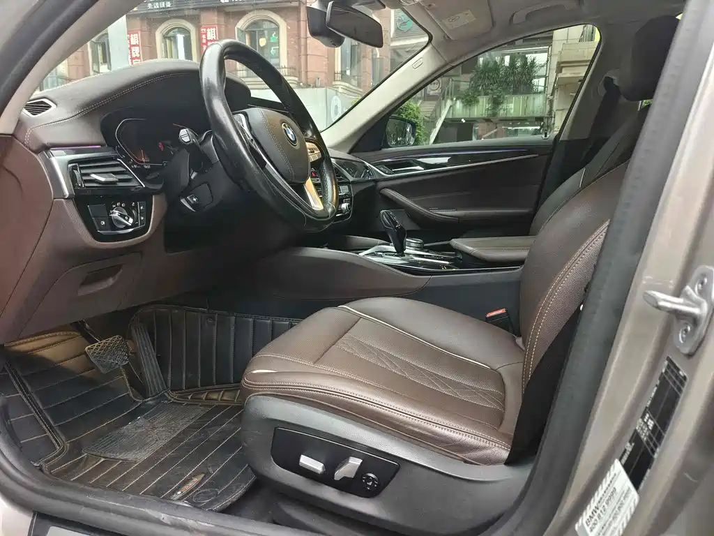 BMW 5 Series — миниатюра 4