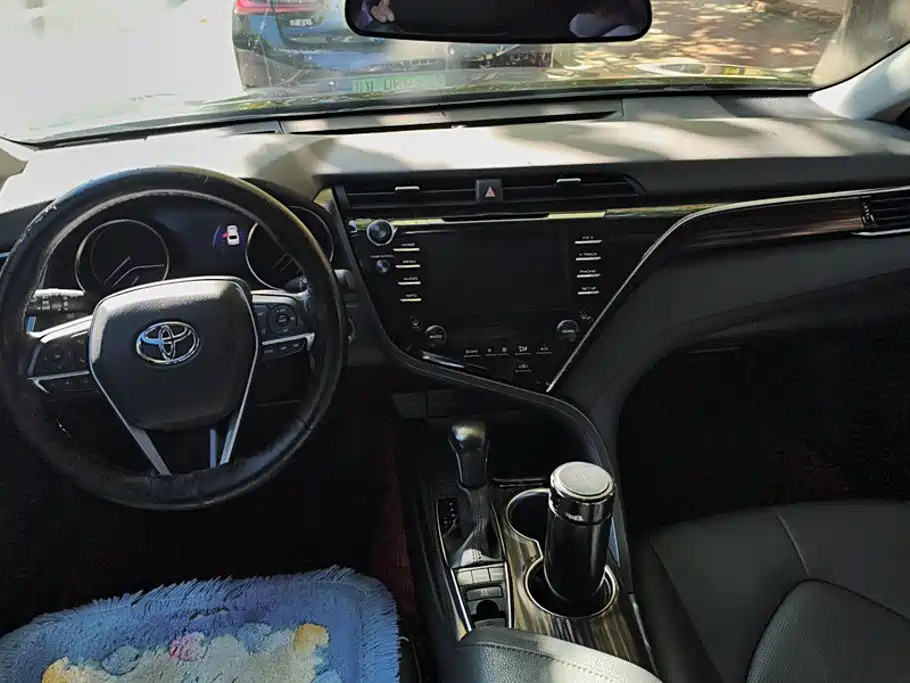 Toyota Camry — миниатюра 12