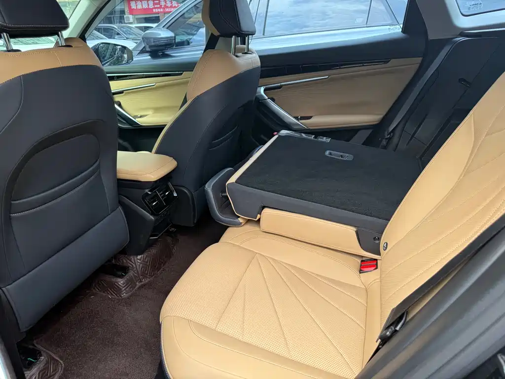 Geely Boyue L — миниатюра 10