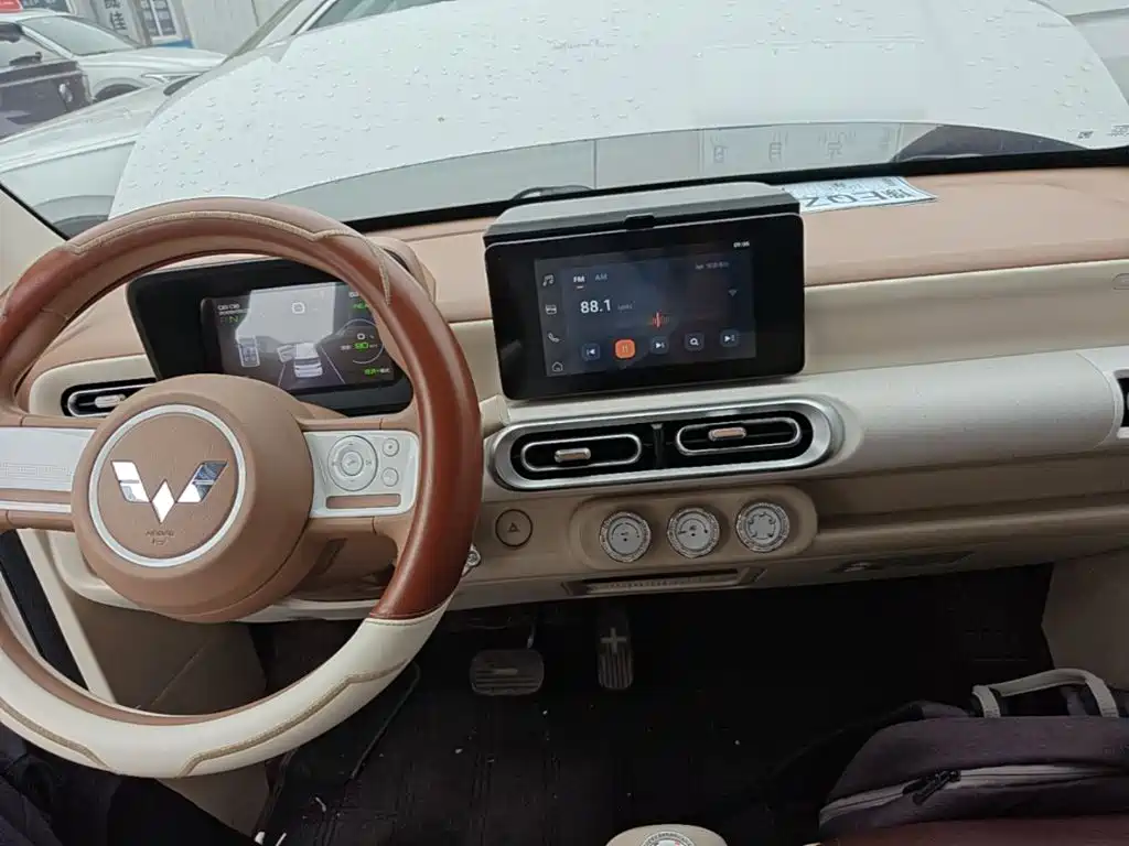 Wuling MINIEV — миниатюра 10