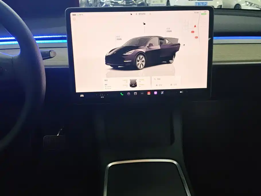Tesla Model Y — миниатюра 13