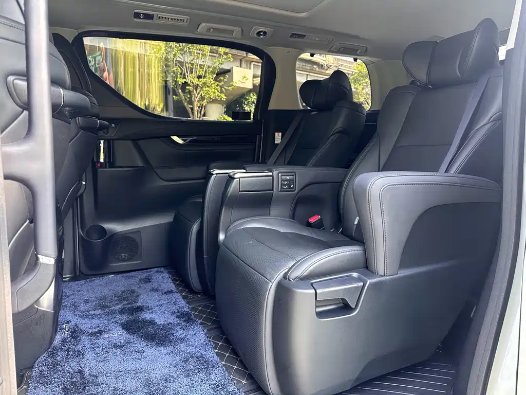 Toyota Vellfire — миниатюра 15