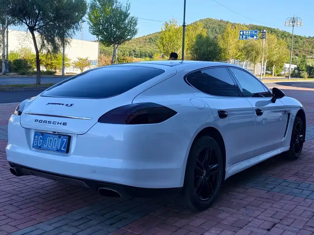 Porsche Panamera — миниатюра 9