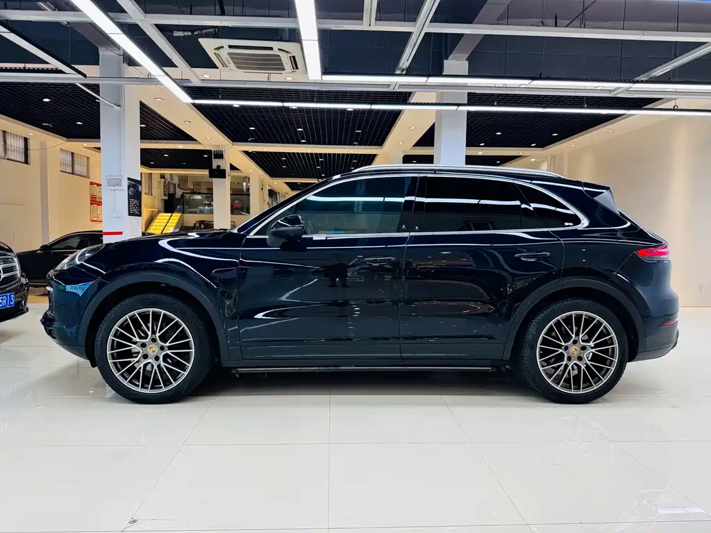 Porsche Cayenne — миниатюра 18