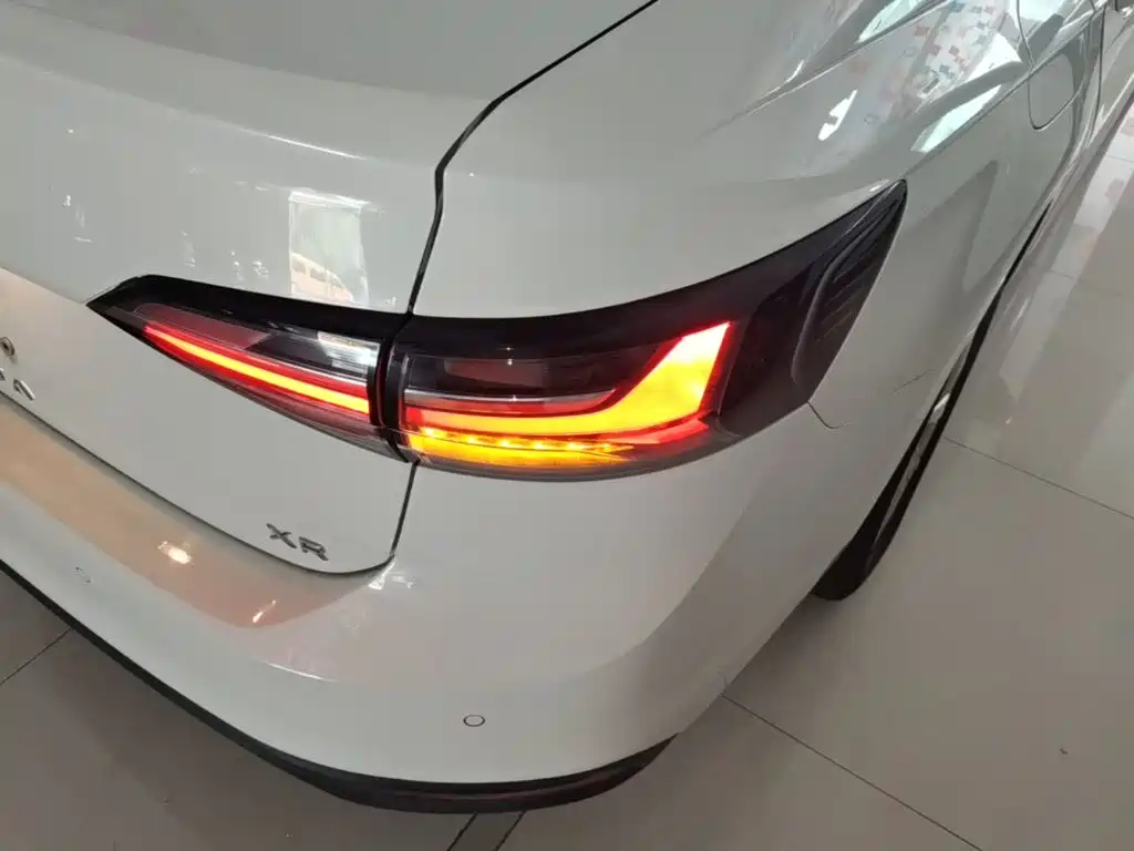 Volkswagen Lavida — миниатюра 8