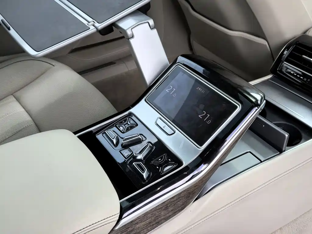 Audi A8 — миниатюра 16