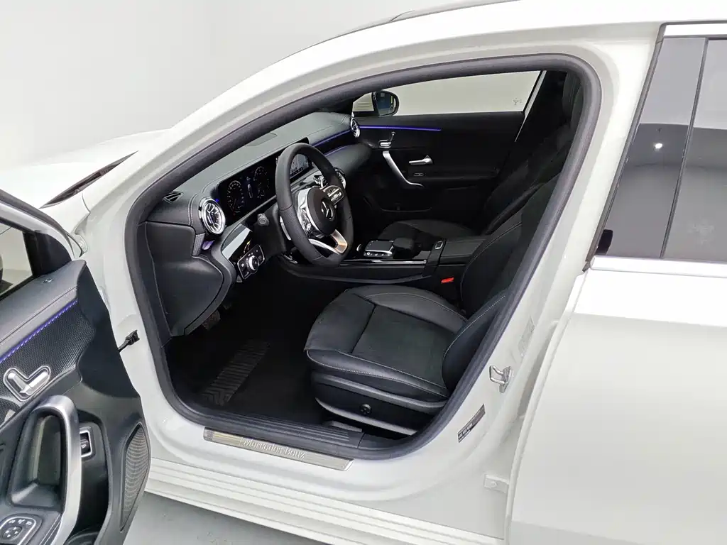 Mercedes-Benz A-Class — миниатюра 12