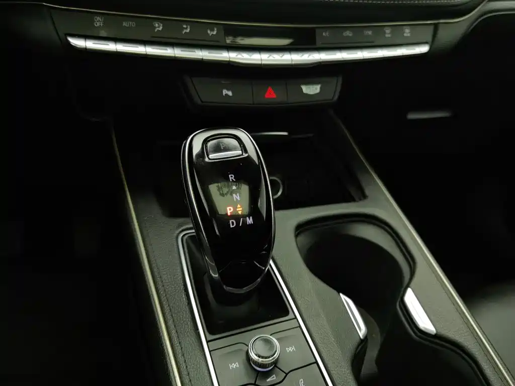 Cadillac XT4 — миниатюра 13
