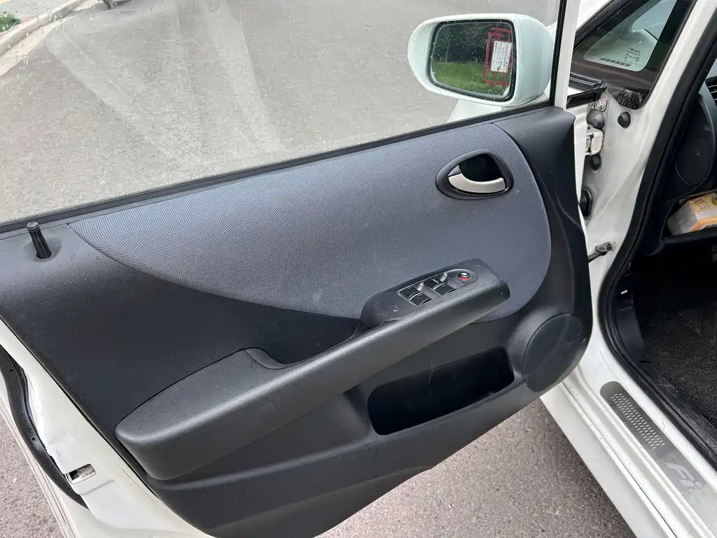 Honda Fit — миниатюра 9
