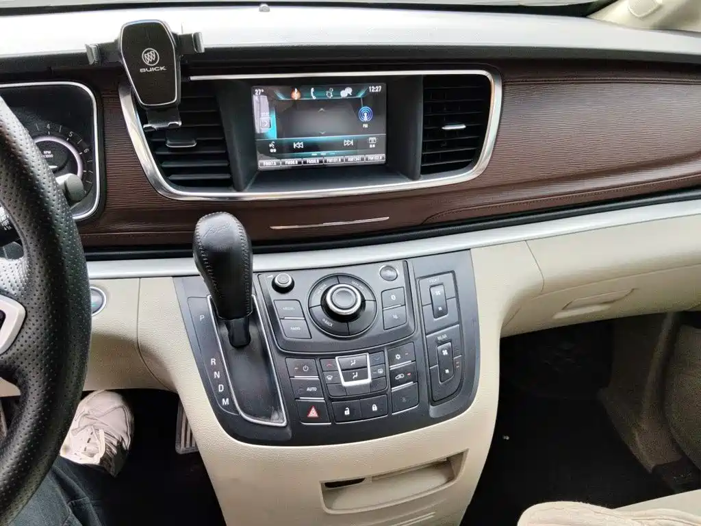 Buick GL8 — миниатюра 6