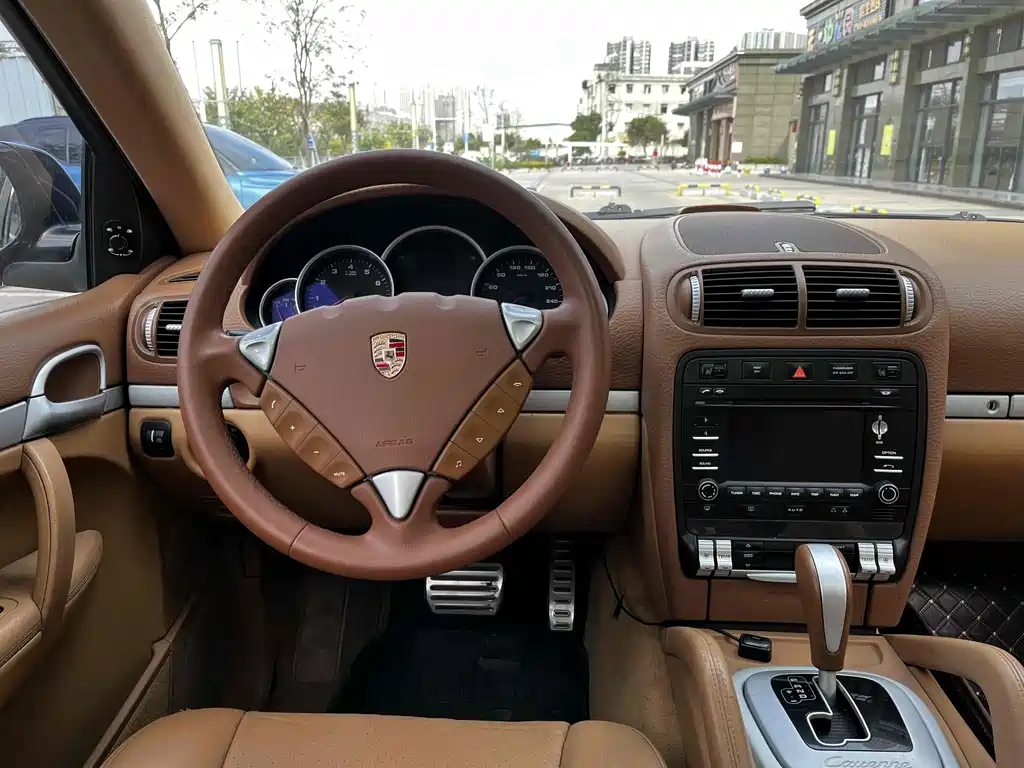 Porsche Cayenne — миниатюра 14