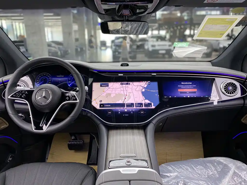 Mercedes-Benz EQS SUV — миниатюра 17
