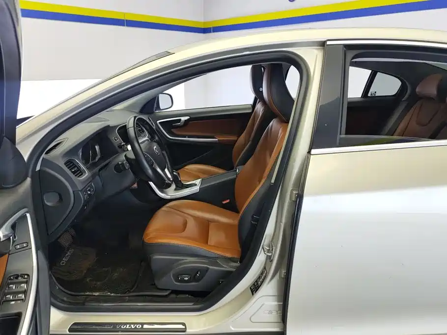 Volvo S60 — миниатюра 9