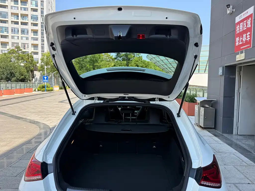Mercedes-Benz CLA (Import) — миниатюра 38