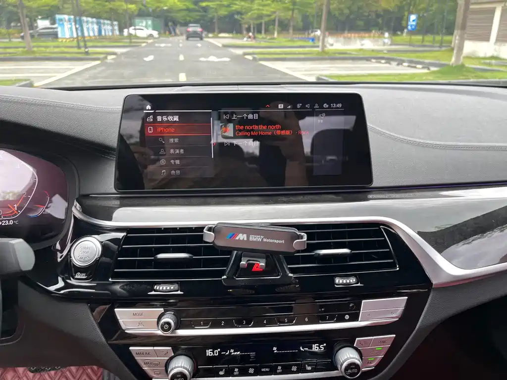 BMW 5 Series — миниатюра 18