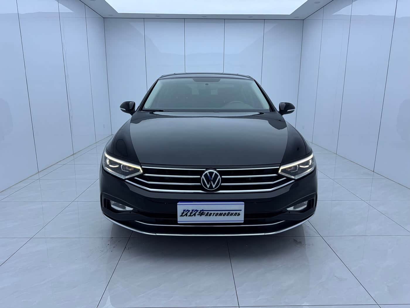 Volkswagen Magotan 1.4 л 2023 г. Чёрный, пробег 49000 км