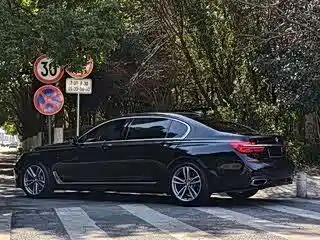 BMW 7 Series — миниатюра 3