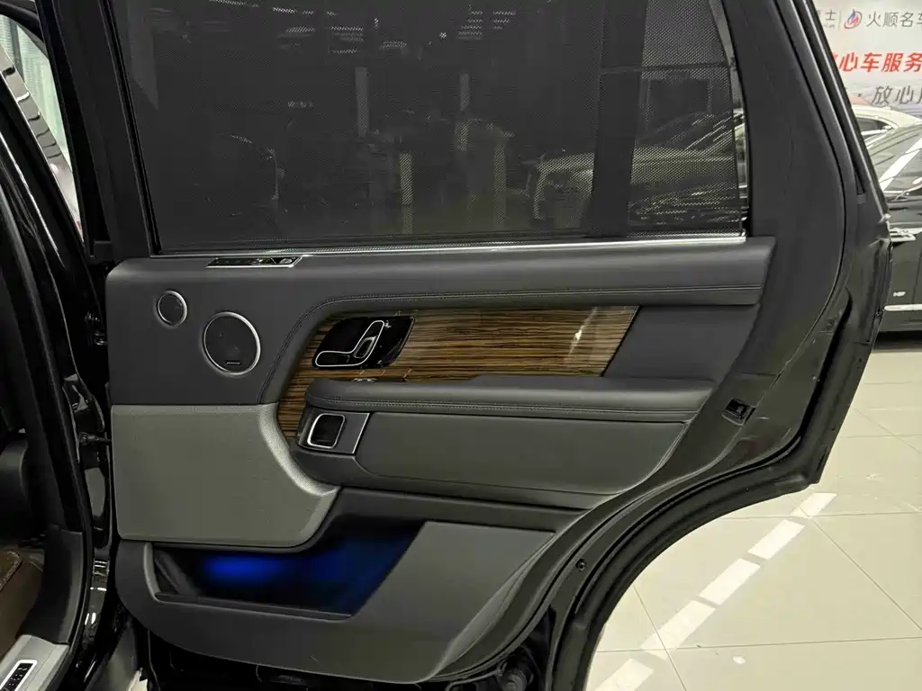 Land Rover Range Rover — миниатюра 20