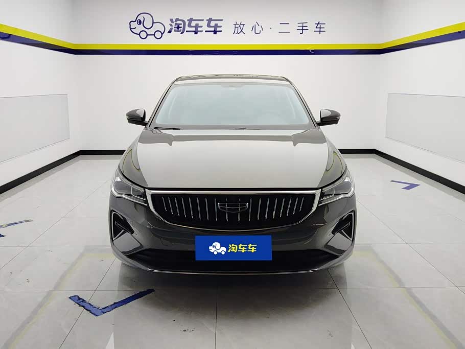 Honda Fit 1.5 л 2024 г. Серебристо-серый, пробег 37500 км
