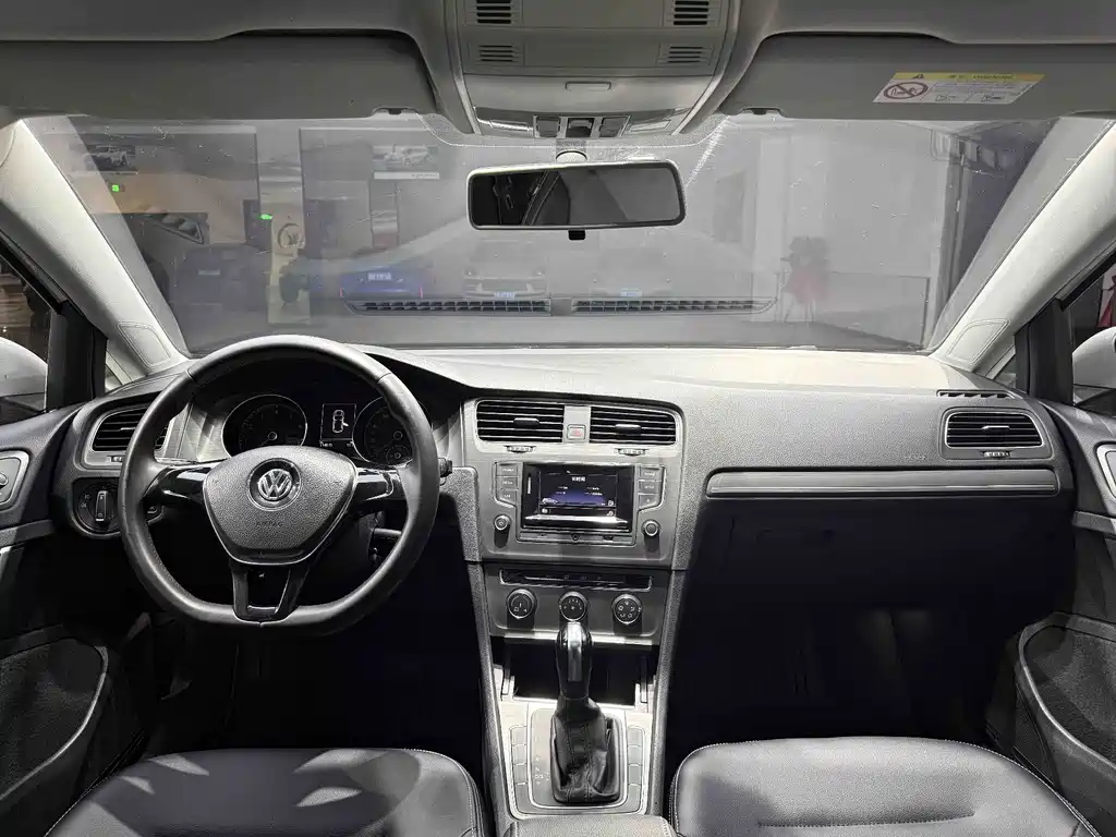 Volkswagen Golf — миниатюра 8