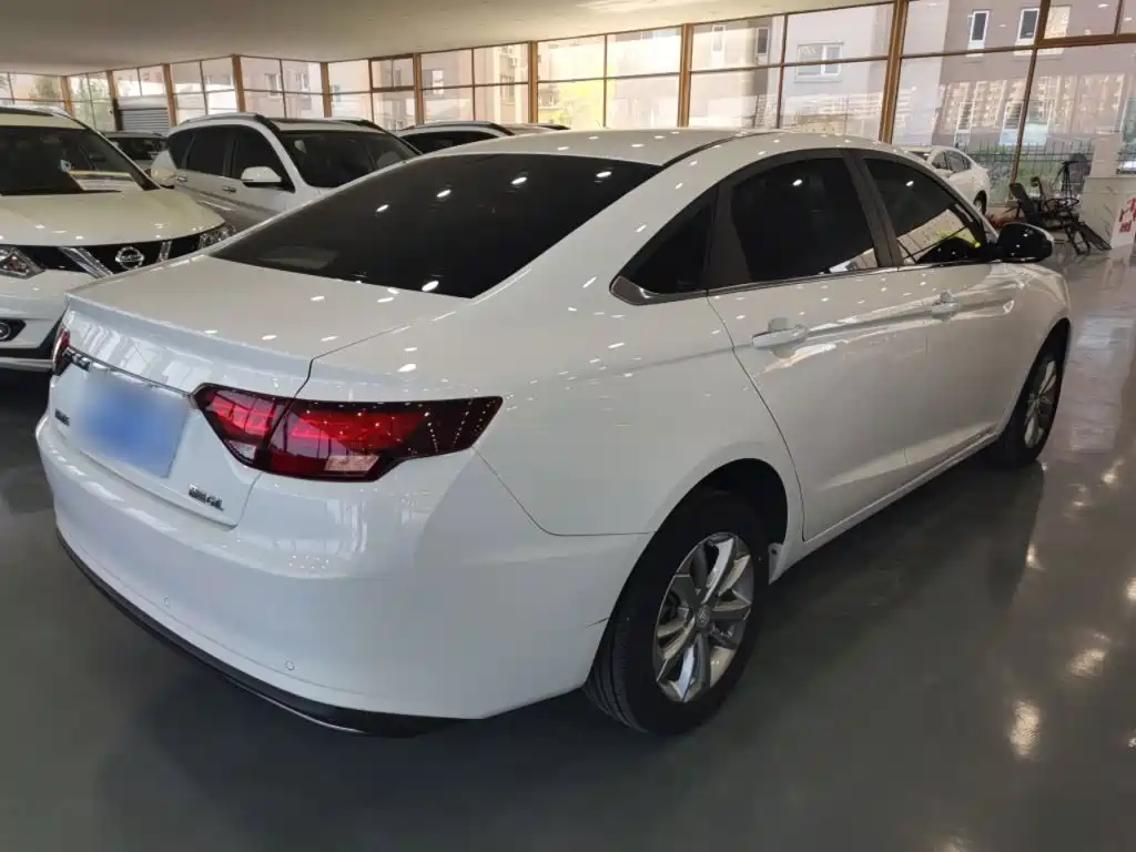 Geely Emgrand GL — миниатюра 8