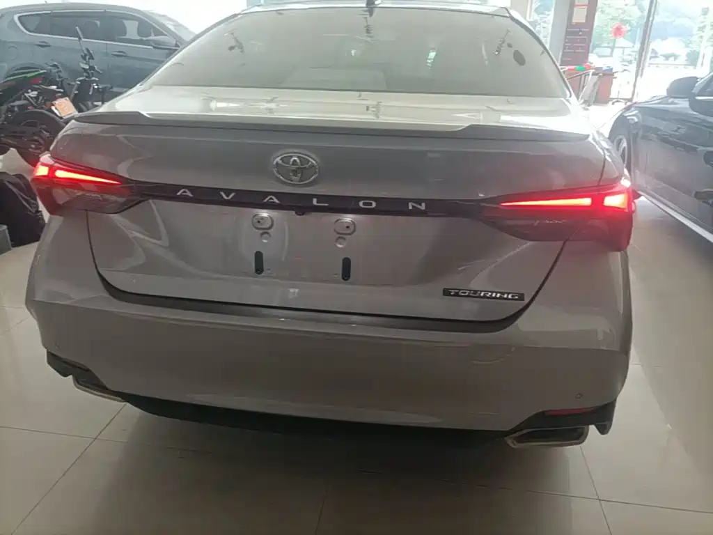 Toyota Avalon — миниатюра 6