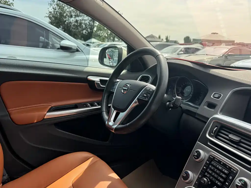 Volvo S60 — миниатюра 11