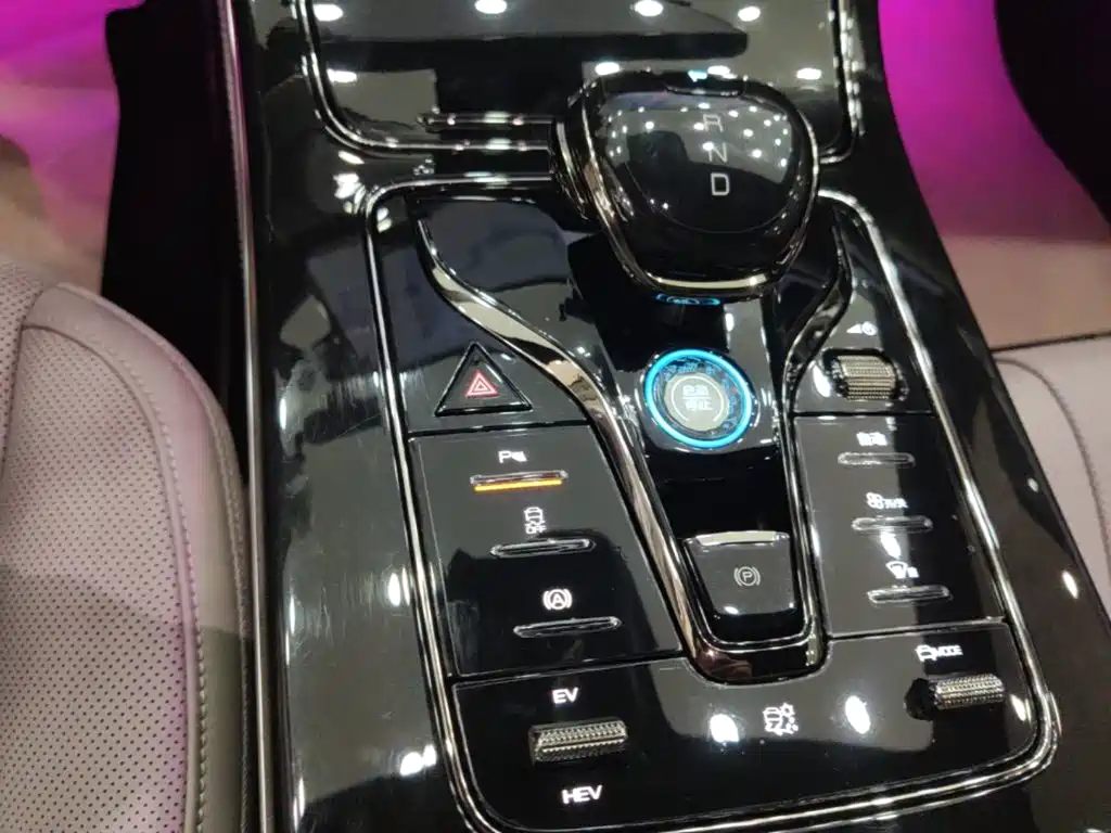 BYD Han — миниатюра 14