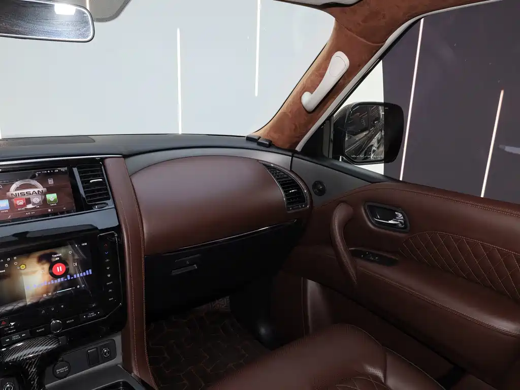 Nissan Patrol — миниатюра 16
