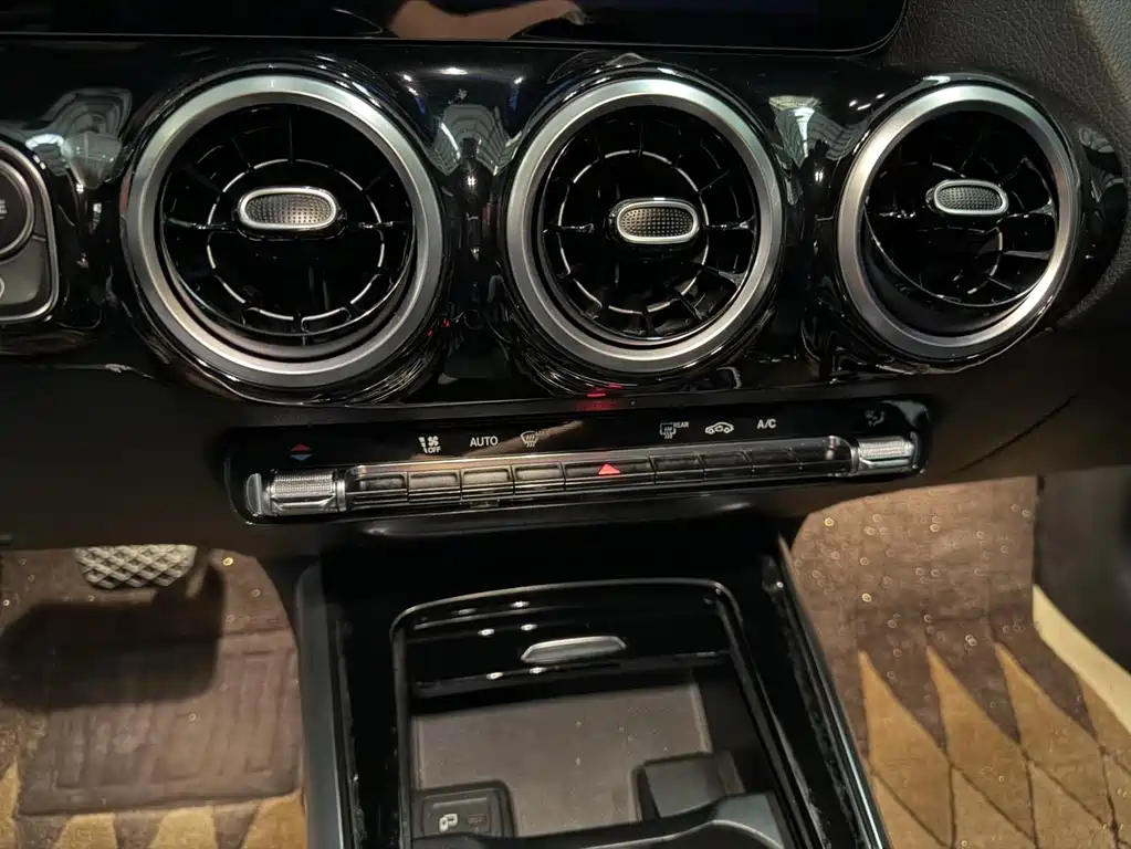 Mercedes-Benz GLA — миниатюра 11
