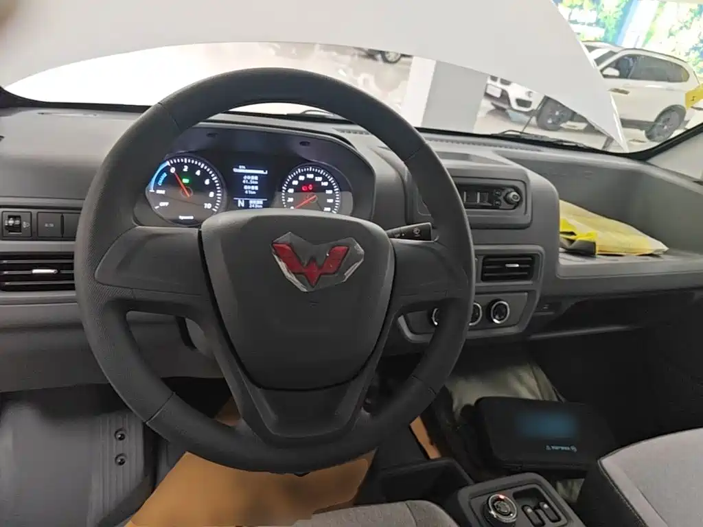 Wuling Yangguang — миниатюра 11