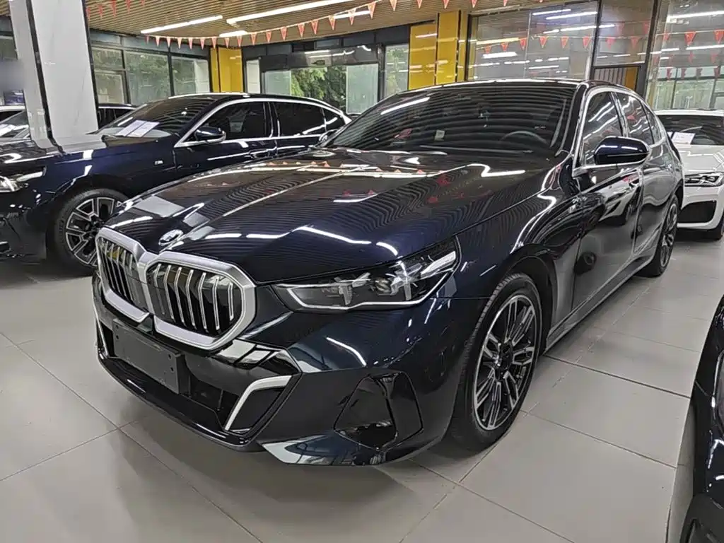 宝马5系 2025款 530Li 领先型 M运动套装 2025