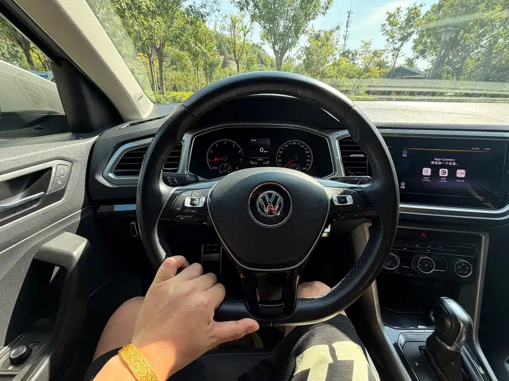 Volkswagen T-Roc — миниатюра 14