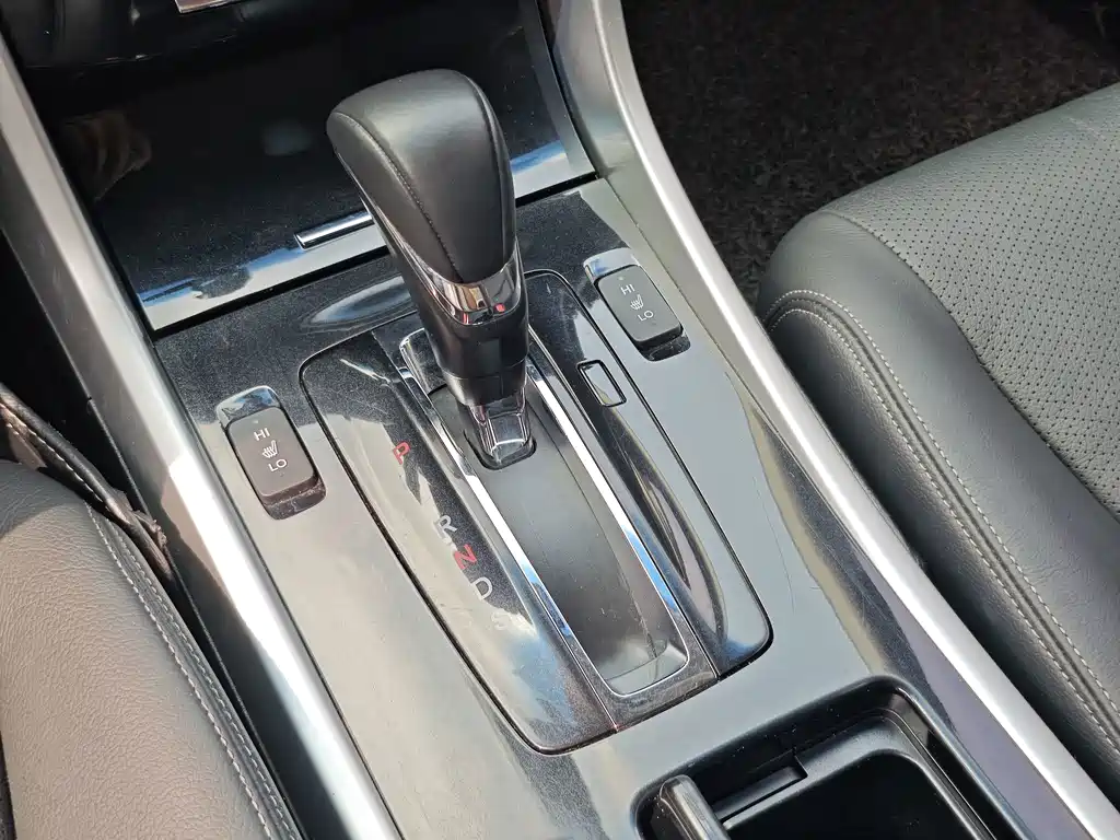Honda Accord — миниатюра 19