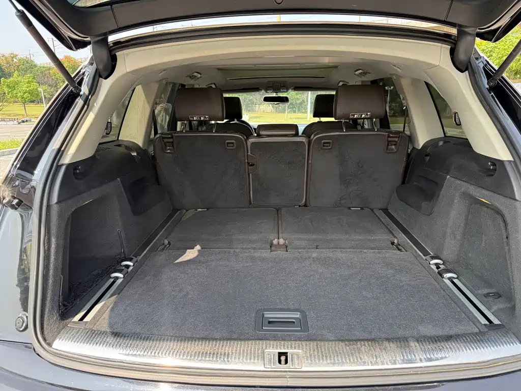 Audi Q7 — миниатюра 12