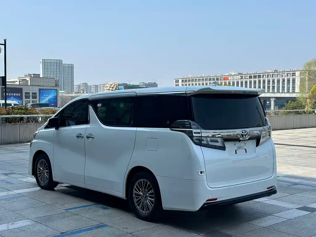 Toyota Vellfire 2021 2.5L HV Luxury