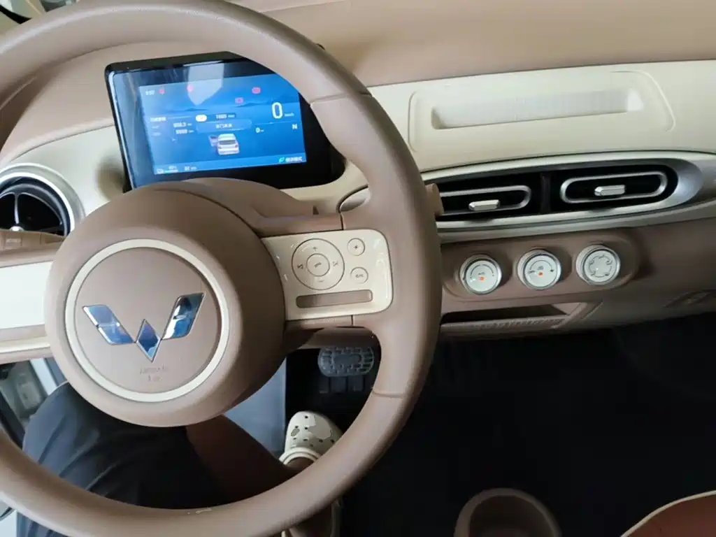 Wuling MINIEV — миниатюра 10