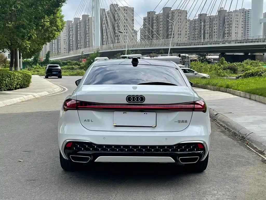 Audi A5L — миниатюра 7