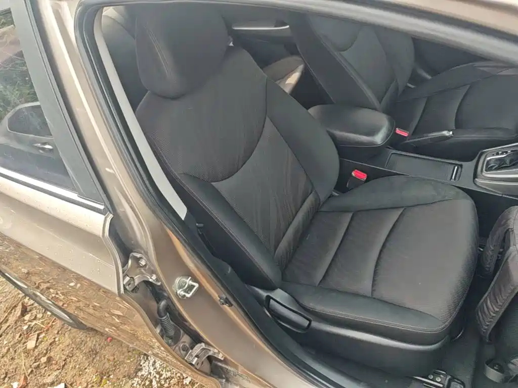 Hyundai Elantra Langdong — миниатюра 25