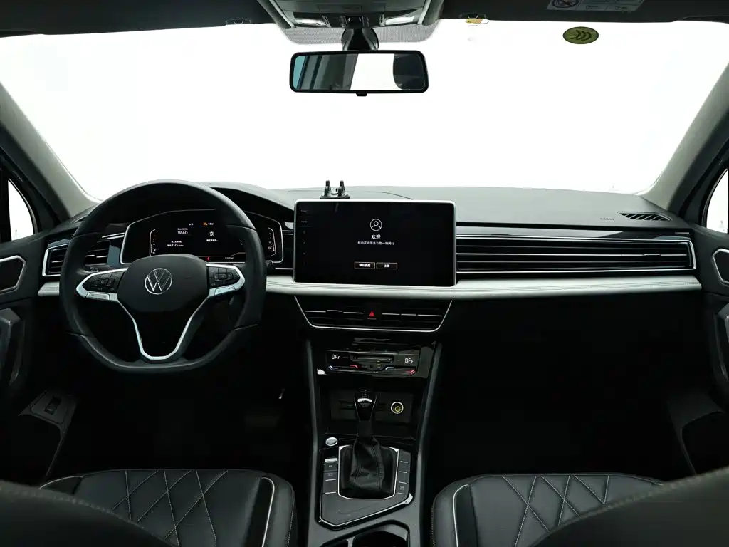 Volkswagen Tiguan L — миниатюра 14