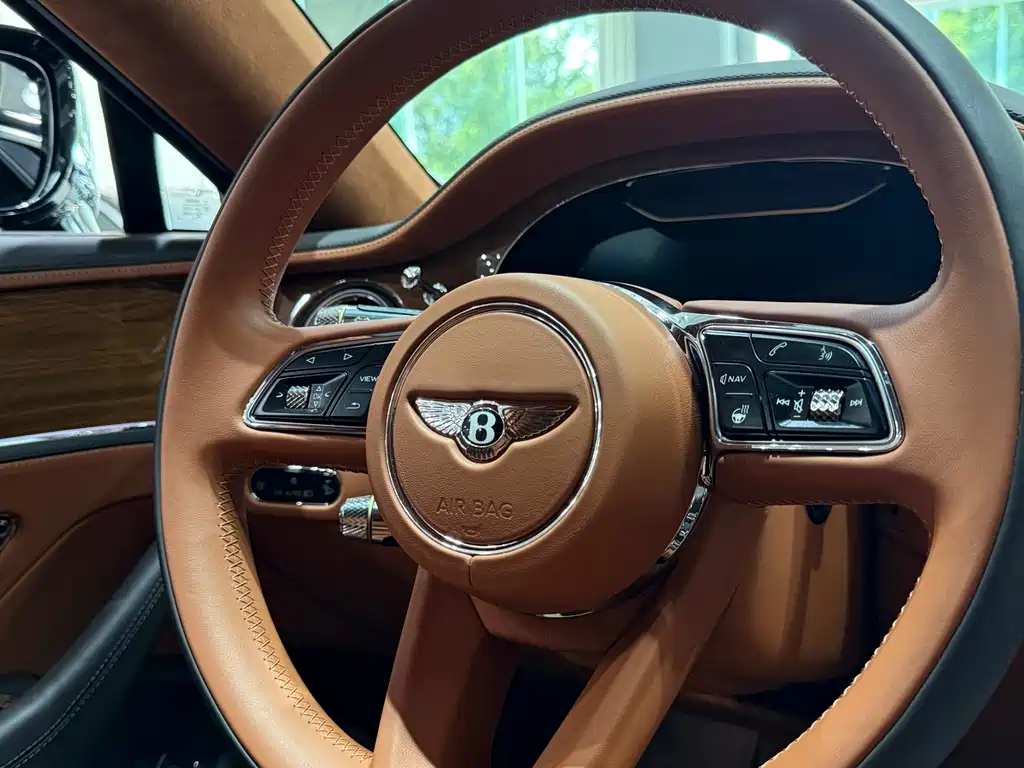 Bentley Flying Spur — миниатюра 16