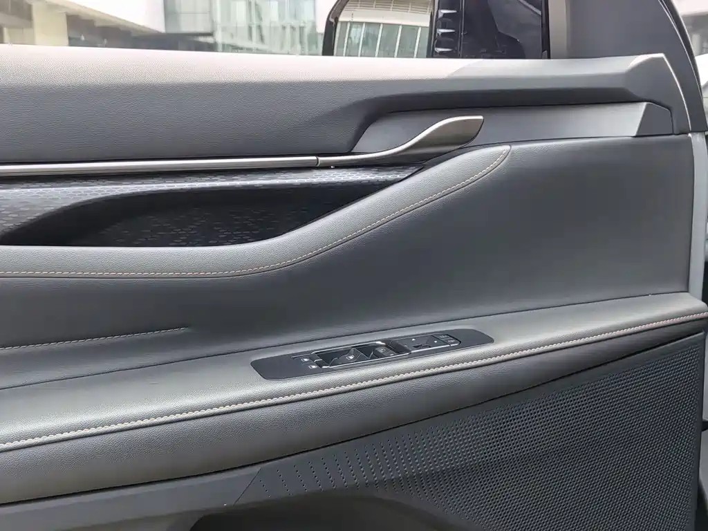 Ford Edge 2023 L 2.0T EcoBoost мест