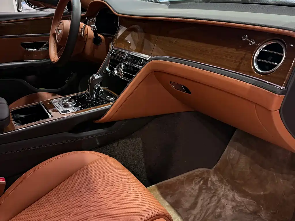Bentley Flying Spur — миниатюра 13