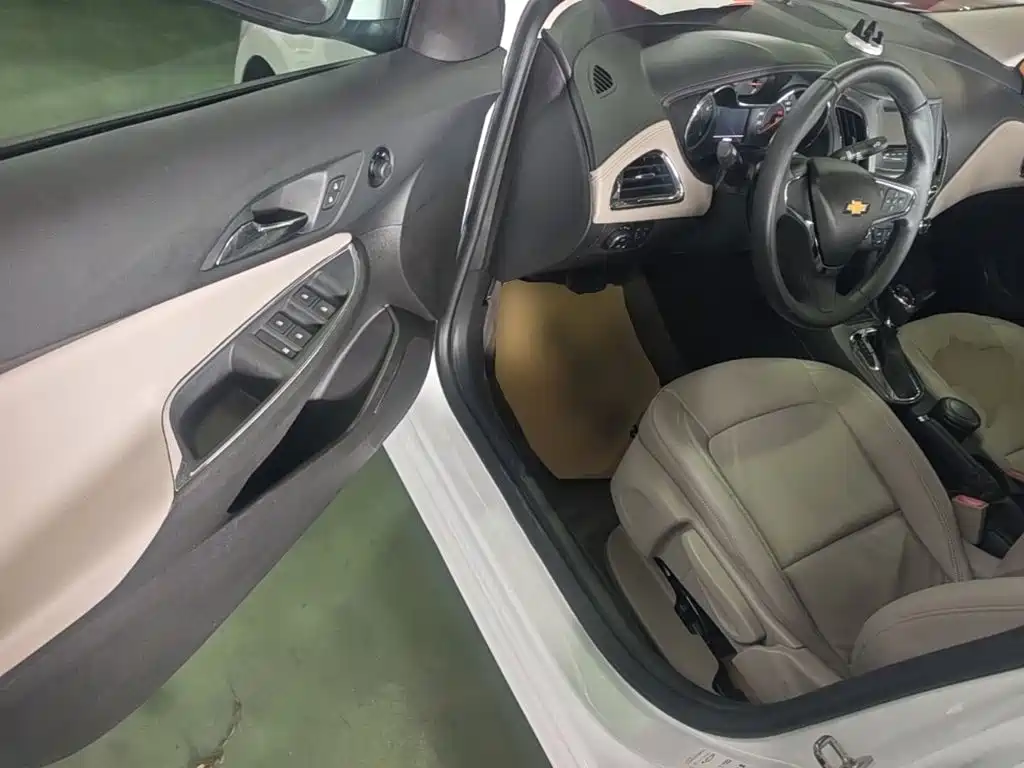 Chevrolet Cruze — миниатюра 16