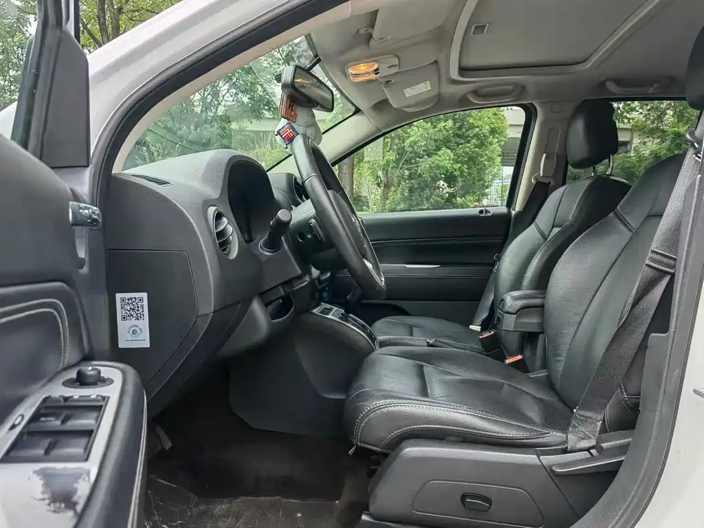 Jeep Compass (Import) — миниатюра 5