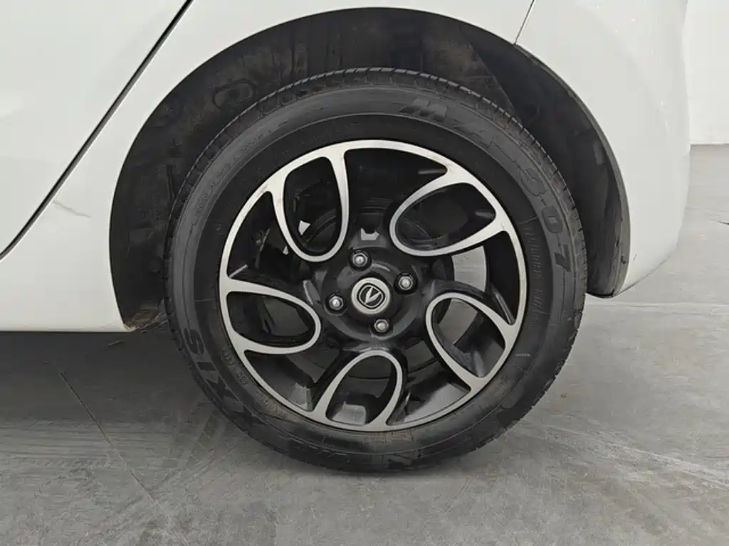 Changan BenBen — миниатюра 8