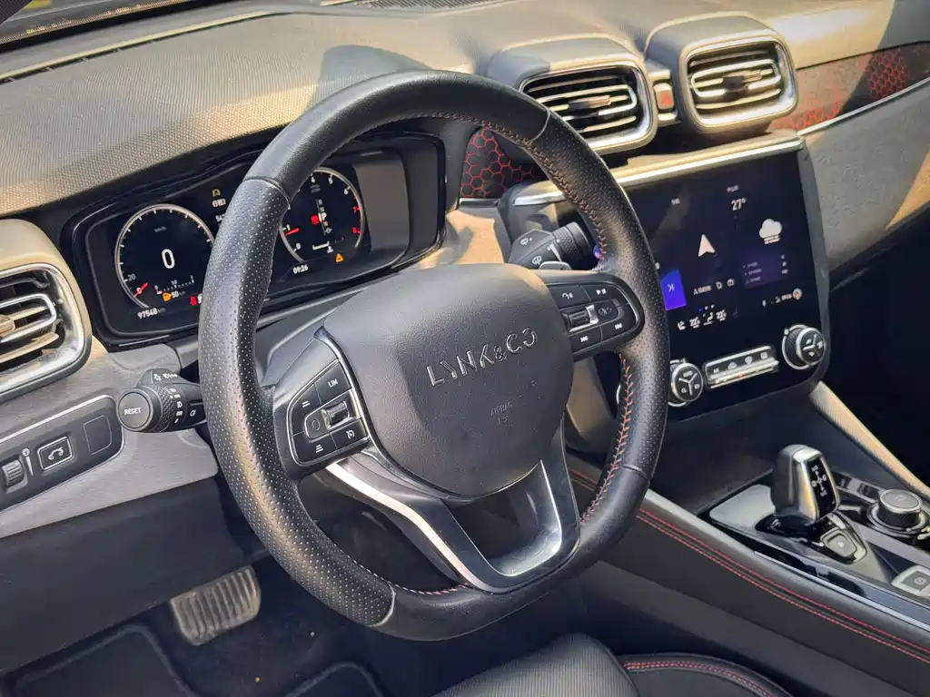 Lynk & Co 03 — миниатюра 8