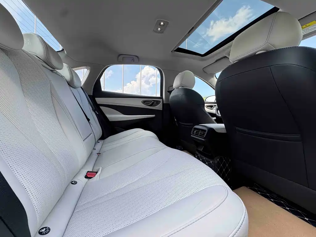 BYD Seal 05 DM-i — миниатюра 7