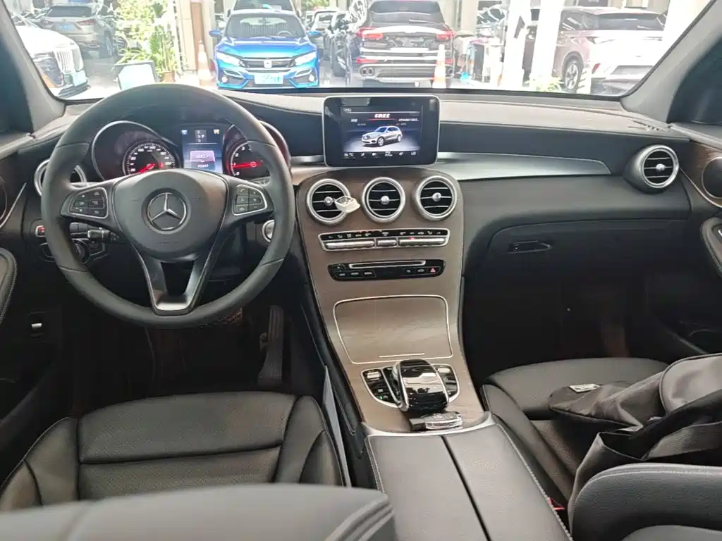 Mercedes-Benz GLC — миниатюра 10