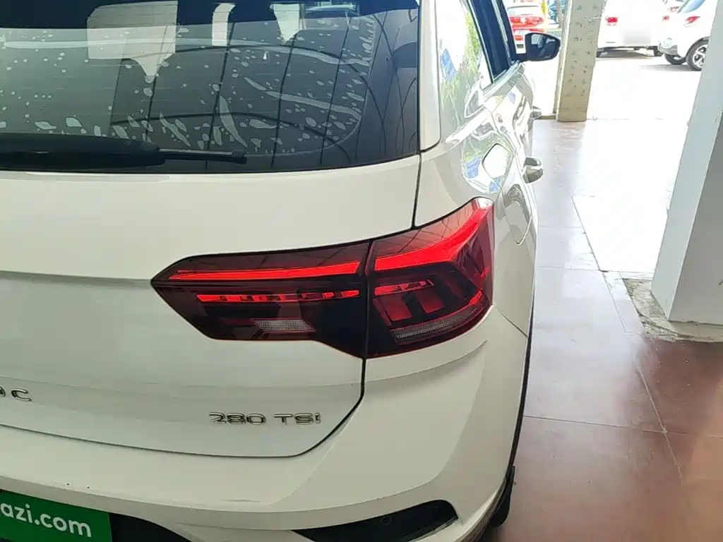 Volkswagen T-Roc — миниатюра 8